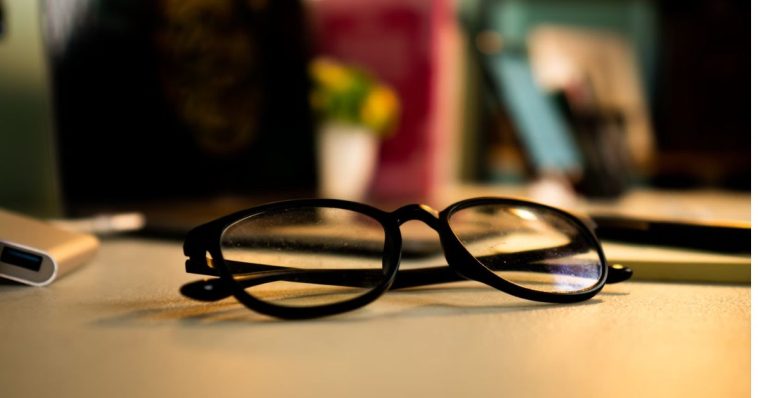 6 Essential Benefits of Anti-Radiation Glasses for Eye Health